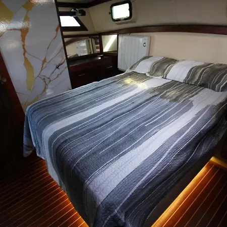 Botel Black Diamond